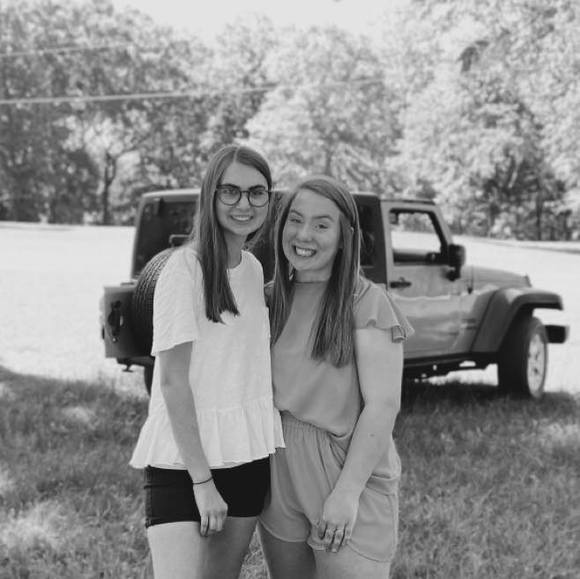 Meet your Posher, Courtney - Picture 1 of 1